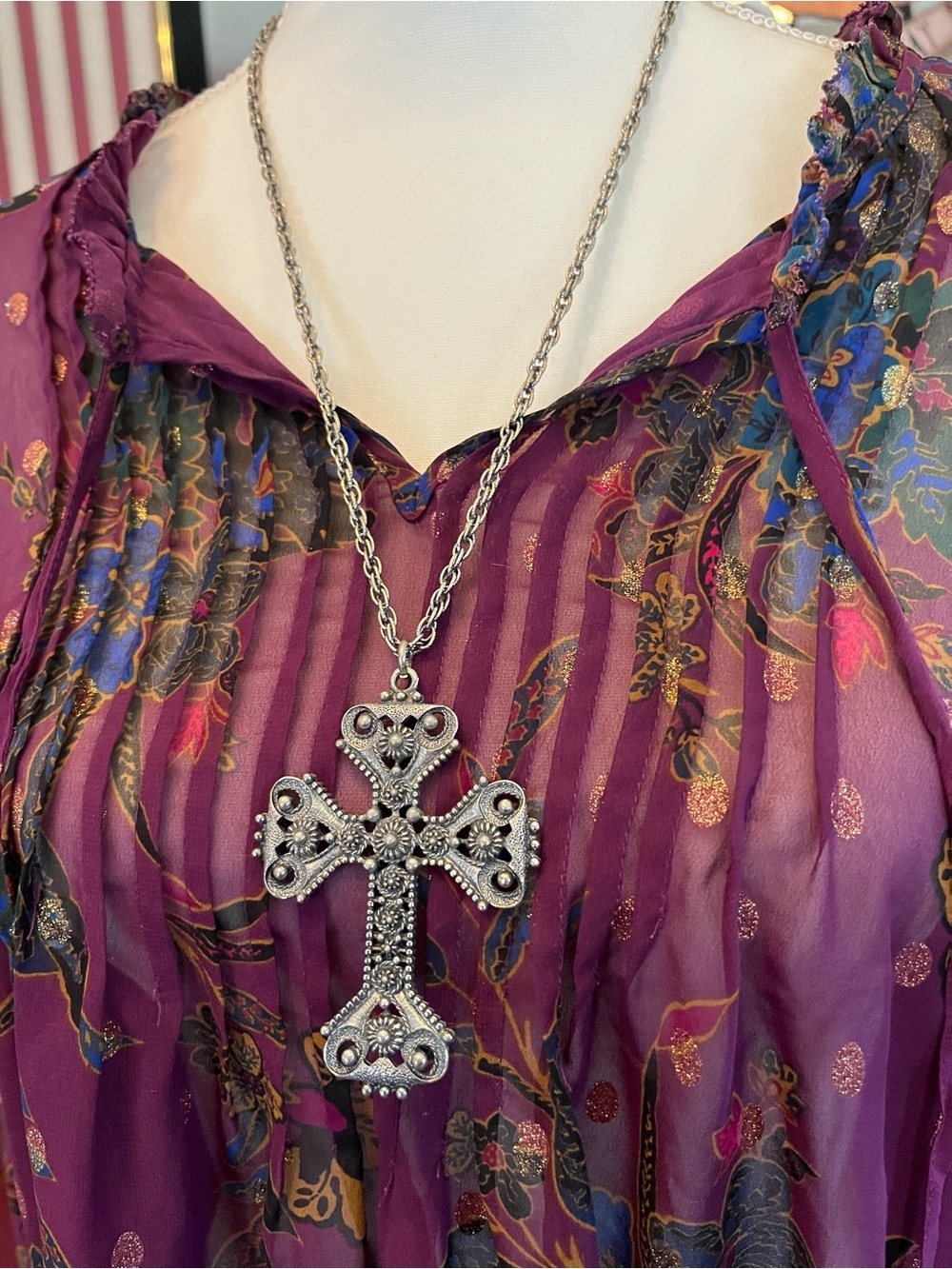 Vintage 1974 Sarah Coventry Large Cross Necklace Collectors Necklace